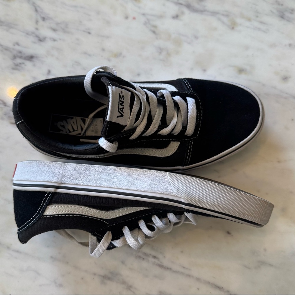Vans Black Tie Sneakers - 5 Youth